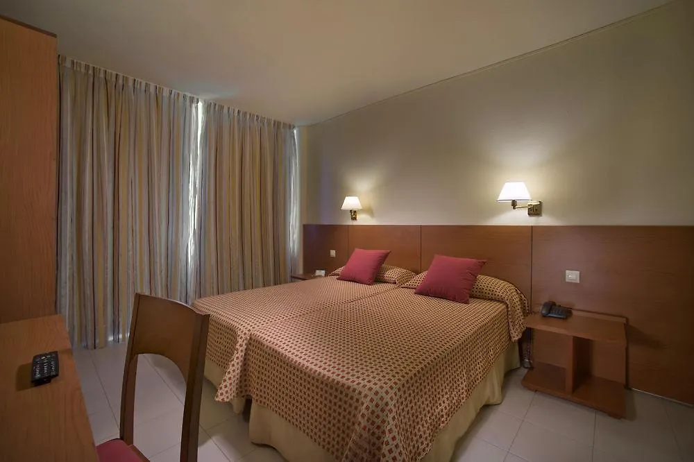 Hotel Mediterraneo Roses 3*,
