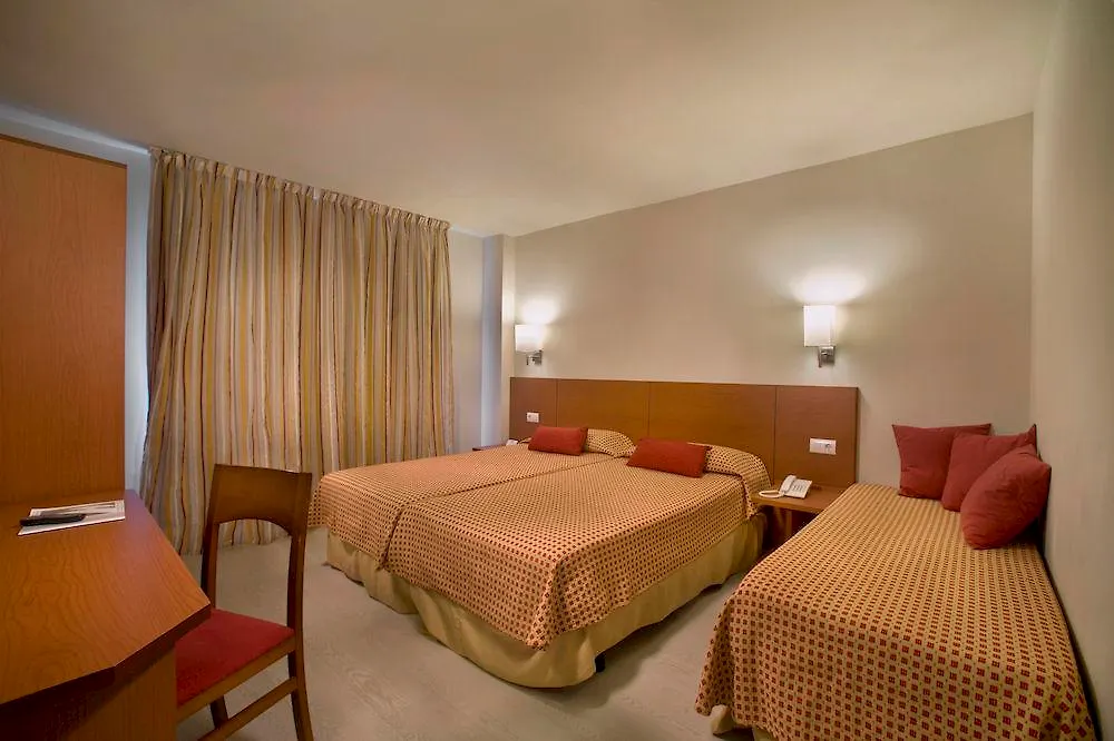 Hotel Mediterraneo ロザス