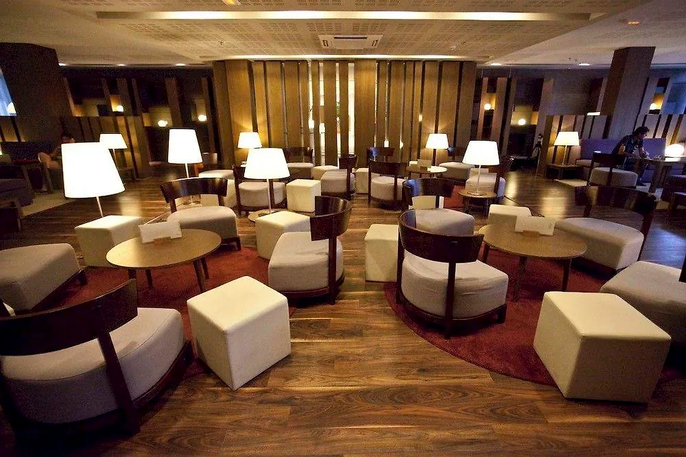 Hotel Mediterraneo ロザス