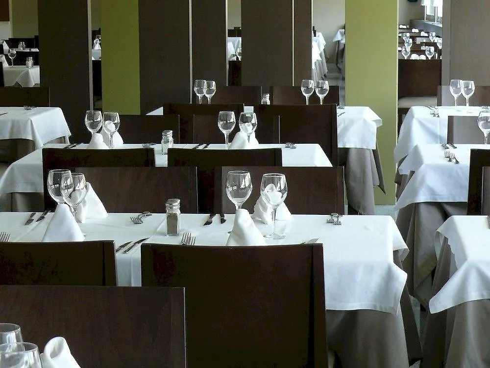 Hotel Mediterraneo ロザス