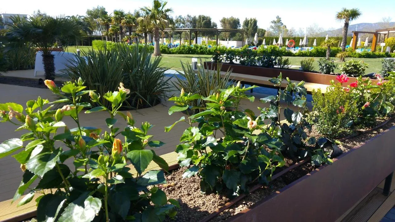 Hotel Mediterraneo ロザス