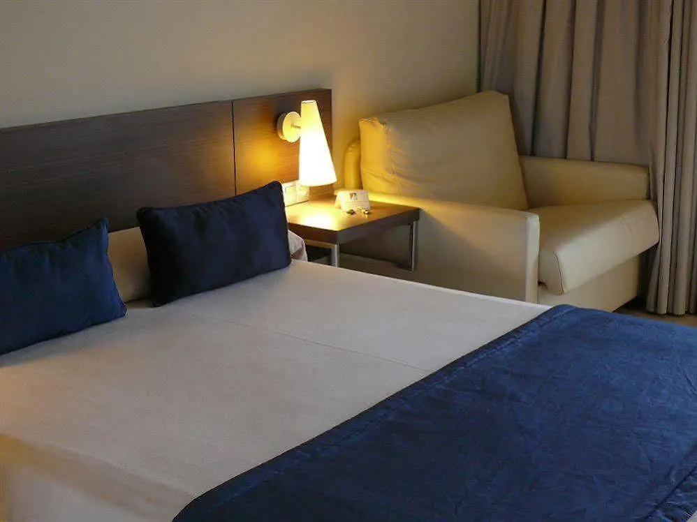 Hotel Mediterraneo ロザス